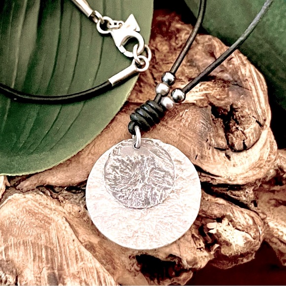 Silpada Vintage Rare Oxidized Sterling Silver 2 Discs Leather Corded Necklace - Picture 3 of 9